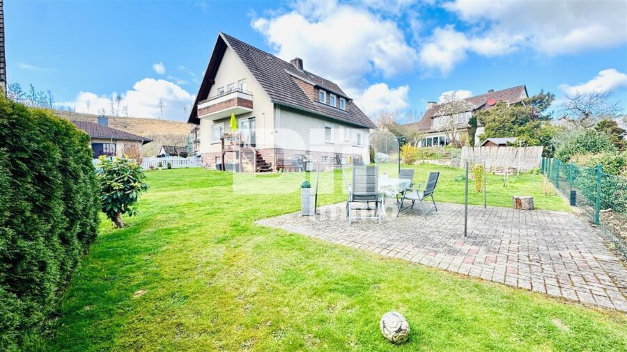 Umfangreich saniertes Ein- bis Zweifamilienhaus in idyllischer Ortsrandlage - Großer Gartenbereich